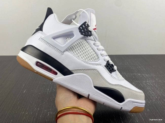 HYPE Jordan 4 DR5415-100 SB Retro 0820